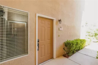 Photo #1: 2414364 Listing 