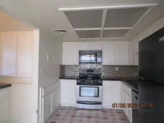 Photo #6: 2414414 Listing 