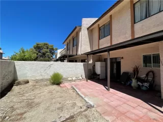 Photo #2: 2414421 Listing