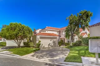 Photo #1: 2414441 Listing