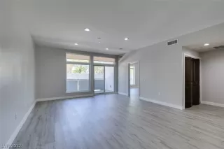 Photo #6: 2414515 Listing