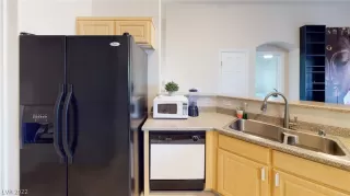 Photo #4: 2414525 Listing 