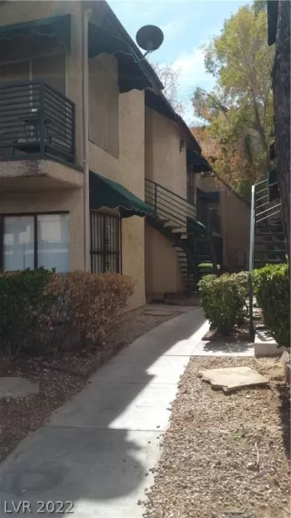 Photo #1: 2414535 Listing