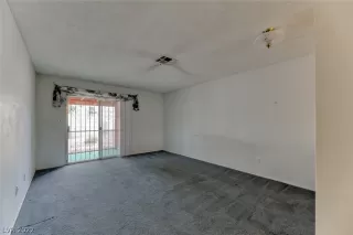 Photo #3: 2414566 Listing