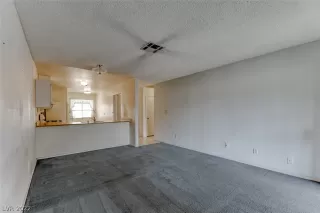 Photo #4: 2414566 Listing