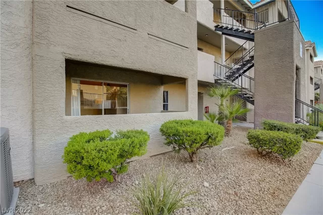 MLS: 2414612 Condo For Sale