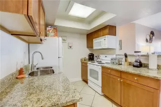 Photo #6: 2414612 Listing 