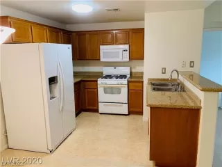 Photo #5: 2414630 Listing 