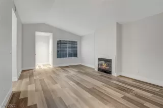 Photo #5: 2414663 Listing