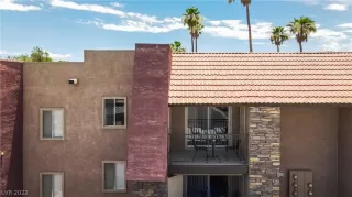 Photo #2: 2414671 Listing