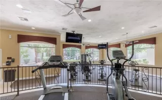 Photo #5: 2414682 Listing 