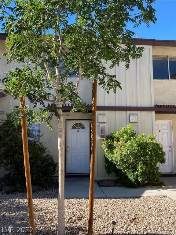 MLS: 2414683 Condo For Sale