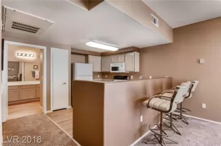 Photo #4: 2414688 Listing 