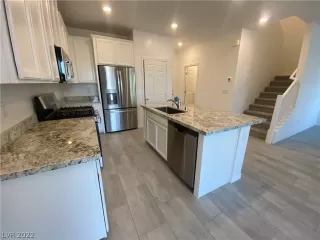 Photo #1: 2414694 Listing