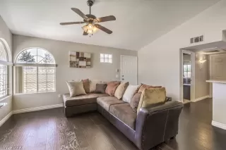 Photo #4: 2414717 Listing 