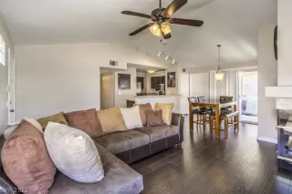 Photo #5: 2414717 Listing 