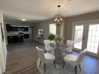 Photo #3: 2414720 Listing