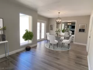 Photo #4: 2414720 Listing