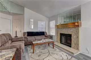 Photo #6: 2414752 Listing