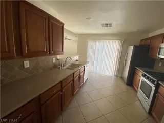 Photo #3: 2414757 Listing 