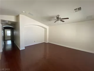 Photo #6: 2414757 Listing 