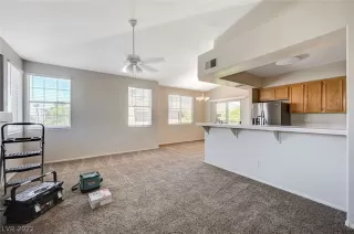 Photo #4: 2414759 Listing 