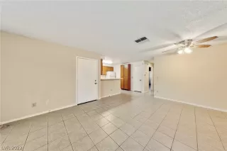 Photo #3: 2414777 Listing