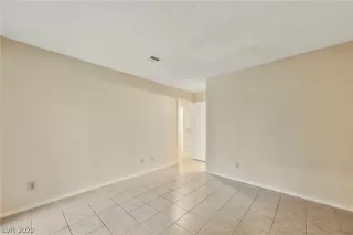 Photo #6: 2414777 Listing