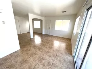 Photo #3: 2414787 Listing 