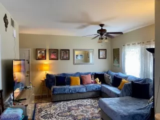 Photo #3: 2414838 Listing