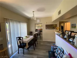 Photo #4: 2414838 Listing