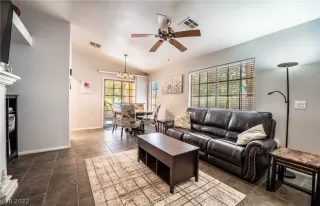 Photo #4: 2414850 Listing