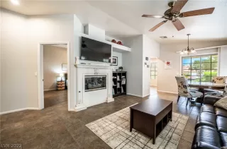 Photo #5: 2414850 Listing