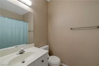 Photo #6: 2414861 Listing