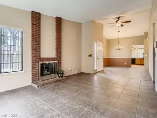 Photo #4: 2414892 Listing 