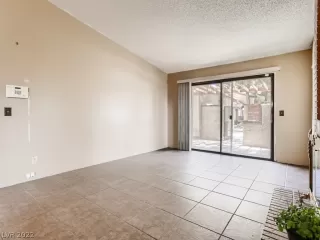 Photo #6: 2414892 Listing 