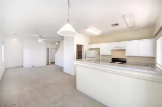 Photo #1: 2414909 Listing 