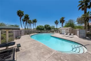 Photo #2: 2414909 Listing 