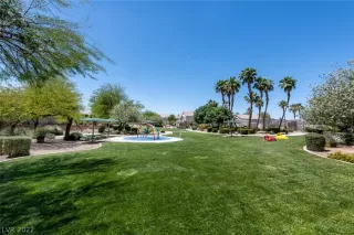 Photo #5: 2414909 Listing 