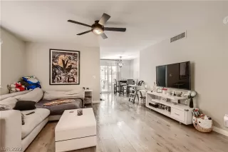 Photo #2: 2414944 Listing