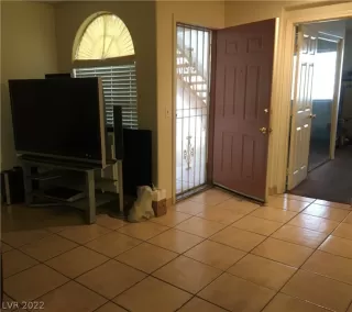 Photo #2: 2414954 Listing