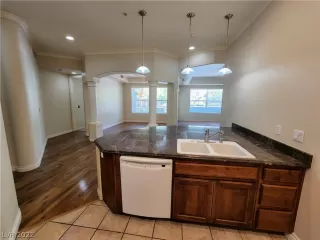 Photo #3: 2414956 Listing