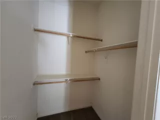 Photo #6: 2414956 Listing