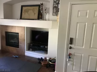 Photo #3: 2414963 Listing