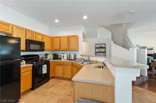 Photo #4: 2414963 Listing