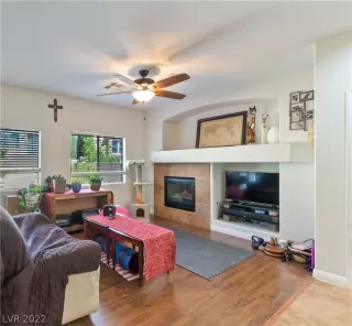 Photo #6: 2414963 Listing