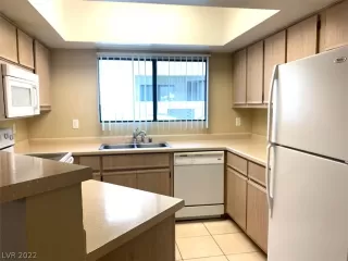 Photo #1: 2415040 Listing 