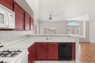 Photo #3: 2415078 Listing