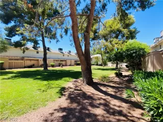 Photo #3: 2415089 Listing 