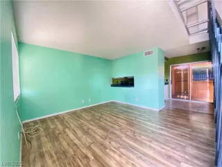 Photo #4: 2415089 Listing 